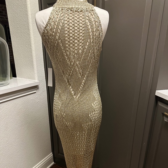 NWT Venus Gold metallic crochet Maxi Dress with sewn in slip. Size Medium - Picture 2 of 7